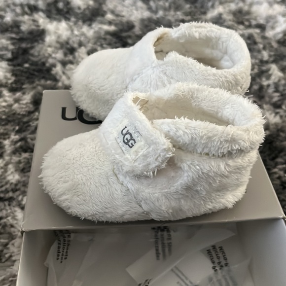 UGG baby booties - Picture 3 of 5